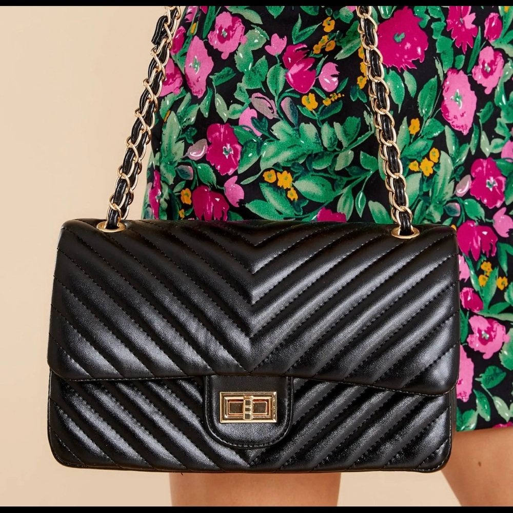 Black shoulder bag